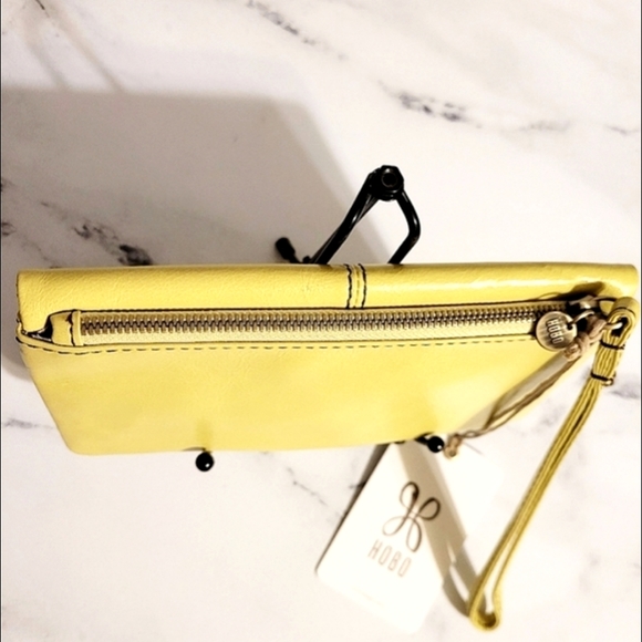 NWT HOBO Marshal Lemon Grass Leather Wallet/Wristlet with Wanderlust Lining - Picture 7 of 10